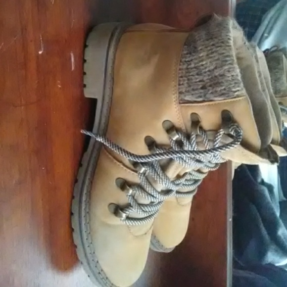 Boots - Picture 1 of 4